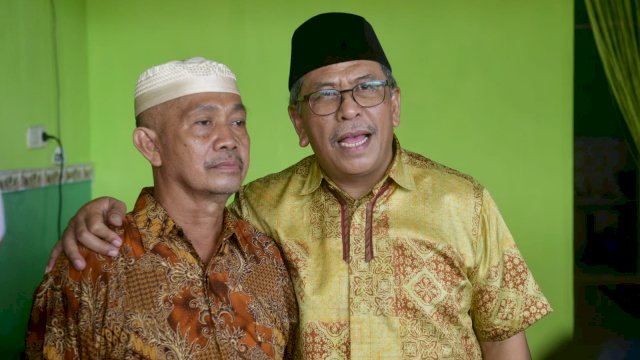 Sekeluarga Mencoblos di TPS 18 Maricaya Baru, IAS: Ayo Ke TPS, Jangan Golput!