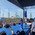 Nyanyikan 3 Lagu, Mahalini Sukses Hibur Peserta Jalan Sehat Restorasi Nasdem Sulsel