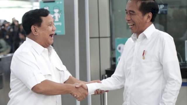 Prabowo Subianto dan Jokowi. Foto: dok AP Photo