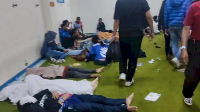 Dokumentasi amatir yang memperlihatkan beberapa korban dari tragedi Stadion Kanjuruhan. Foto: ist