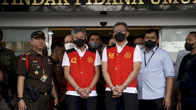 Hendra Kurniawan (kiri) dan Agus Nurpatria ditampilkan di Jampidum Kejaksaan Agung. Foto: dok kumparan