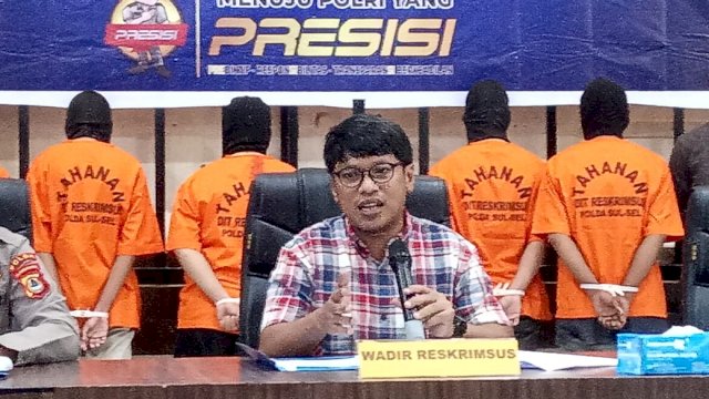 Ket. Wadirreskrimsus Polda Sulsel, AKBP Gany Alamsyah Hatta saat eskspose di Mapolda Sulsel (Portal Media/Reza) 