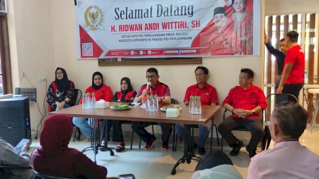  Anggota MPR RI sekaligus Ketua DPD PDIP Sulsel, Ridwan Andi Wittiri menggelar reses terkait Sosialisasi 4 Pilar MPR RI, di Roemah Lamdoek, Sabtu (8/10/2022)/(Portal Media/Al Fath) 