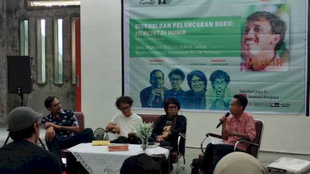 Museum HAM Munir bersama Rumata Artspace menggelar peluncuran buku 'Mencintai Munir' di Rumata Artspace, Sabtu (8/10/2022)/(Portal Media/Al Fath)