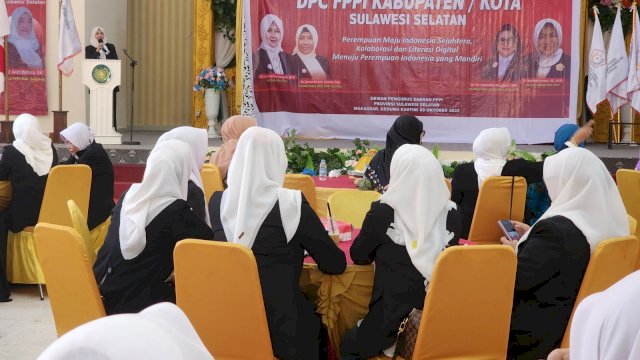 Ketua DPD Forum Perberdayaan Perempuan Indonesia (FPPI) Sulawesi Selatan (Sulsel), Andi Nurhidayati Zainuddin melantik Pengurus DPC FPPI Kabupaten/Kota Sulawesi Selatan,  Minggu (9/10/2022)/IST