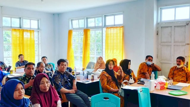 Workshop penyusunan Rencana Kerja Jangka Menengah (RKJM) SMA Negeri se-Kota Parepare/IST