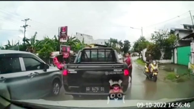 Sebuah potongan video berdurasi 1 menit viral di Media Sosial (Medsos) terkait aksi pemalakan preman di Jalur Masuk Tol Makassar/Int

