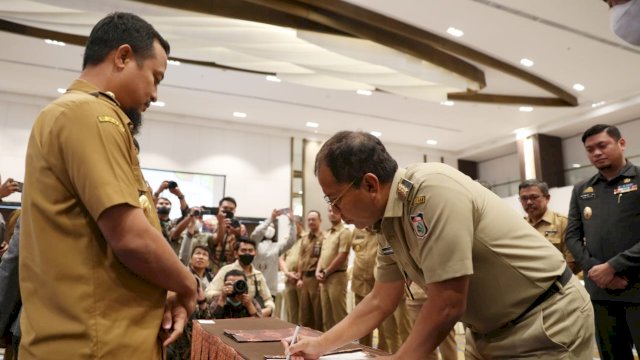 Pemkot Makassar meraih penghargaan Tim Pengendali Inflasi Daerah (TPID) Award 2022 Bank Indonesia. 