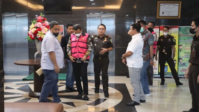 Kejati Sulsel saat merilis kasus  dugaan korupsi penyalahgunaan honorarium tunjangan operasional Satuan Polisi Pamong Praja (Satpol PP) Kota Makassar Tahun 2017-2020, Kamis (13/10/2022) siang(Portal Media/Reza)
