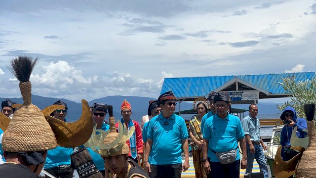 Kunjungi Desa Wisata Nuha, Kemenparekraf Puji Danau Matano yang Terjaga di Tengah Wilayah Pertambangan