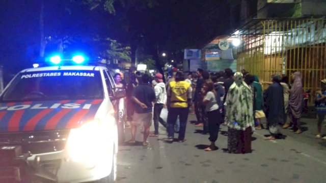 Jalan Masih Sepi, Dua Petugas Penyapu Jalan di Makassar Terpental dan Tewas di Tempat Ditabrak Mobil Ugal-ugalan