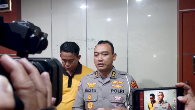Kasubdit Regident Ditlantas Polda Sulsel, AKBP Restu Widjayanto. Foto: Portalmedia/Reza