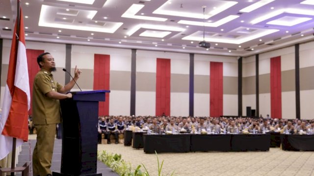 Gubernur Sulsel Andi Sudirman saat memberikan arahan pada Forum Komunikasi Kamtibmas yang diselenggarakan oleh Polda Sulsel di Hotel Dalton, Selasa 18 Oktober 2022/Ist