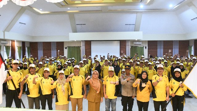 Kontingen Luwu Utara dilepas oleh Bupati Indah Putri Indriani di Aula Lagaligo, Kantor Bupati Luwu Utara, Jl Sampurusiang, Kelurahan Bone Tua, Kecamatan Masamba, Selasa (18/10/2022) /IST