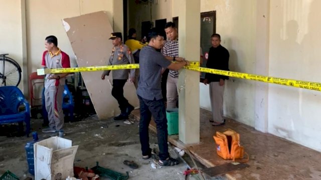 lokasi ledakan dari kamar indekos AZ terletak di Jalan Anggrek Sengkang, Kabupaten Wajo, Sulsel