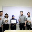 Temukan Dompet Berisi Puluhan Juta, Cleaning Service di TSM Makassar Terima Penghargaan