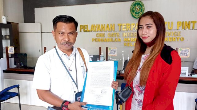 Faqih Al Amien atau Assyifa Icha Khairunnisa (kanan)