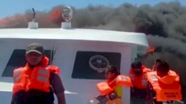 Kapal Feri Cantika 77 Express Terbakar di Laut NTT, 14 Orang Meninggal
