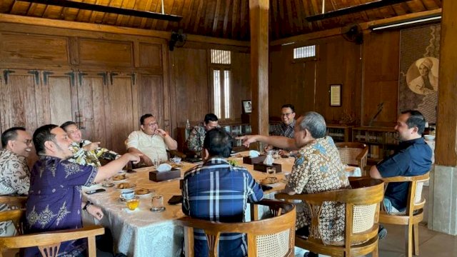 Tim kecil Partai Nasdem, Partai Demokrat, dan PKS membahas cawapres di kediaman Anies Baswedan, Jakarta, Selasa (25/10/2022). Foto: ist