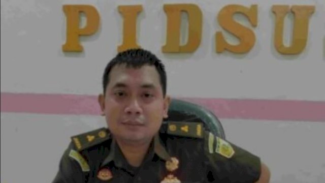 Kasi Pidsus Kejari Jeneponto, Ilma Ardi Riyadi, SH, didampingi Kasi Pidum Zaenal Abidin Salampessy, Kamis (27/10/2022)/Ist