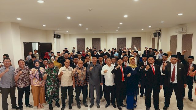 Ketua DPRD Makassar, Rudianto Lallo menghadiri pelantikan dan pengambilan sumpah janji jabatan anggota Panwascam se-Kota di Makassar, Jumat, 28/10/2022/IST