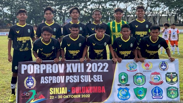 10 Pemain Parepare Taklukan Makassar 2-0 di Penyisihan Cabor Sepakbola Porporv Sulsel