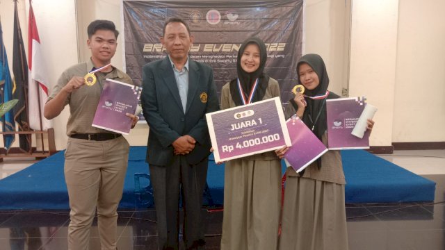 Citizen Report: SMA Islam Athirah Bukit Baruga Juara I Nasional Lomba KTI
