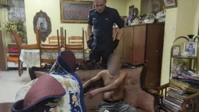 Tidur di Sofa Ruang Tamu Layaknya Rumah Sendiri, Pria Ini Ternyata Salah Masuk