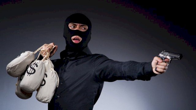 Pegawai Kantor Pos Takalar yang Rampok Uang BLT Hingga Aniaya Bosnya Ditangkap