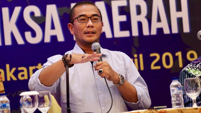 Hasyim Asy'ari Beri Pernyataan Berbeda Soal Caleg Terpilih Maju Pilkada Dihadapan Komisi II DPR RI