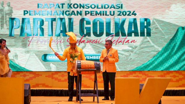 
Sekretaris Jenderal DPP Partai Golkar H. Lodewijk Frederich Paulus saat membuka Rapat Konsolidasi Pemenangan Pemilu 2024 Partai Golkar Sulawesi Selatan di Four Point Sheraton, Makassar, Minggu  6 November 2022 (IST)
