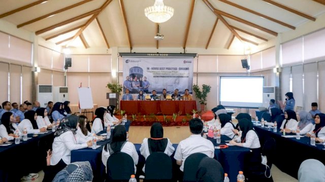 PDAM Kota Makassar membekali para Petugas Costumer Service melalui pelatihan  In House Training yang dilaksanakan Senin 7-8 November 2022 di Hotel Horison/Ist