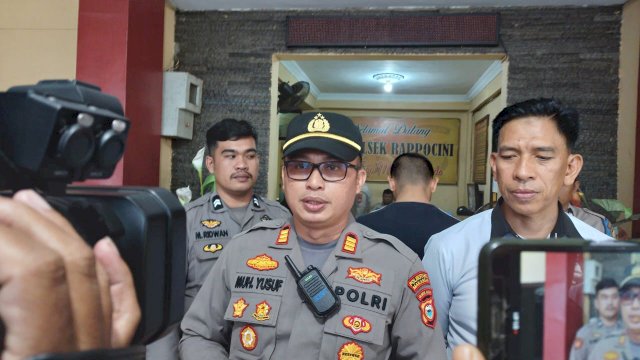 Kapolsek Rappocini, AKP Muhammad Yusuf didampingi Panit Reskrim Polsek Rappocini, IPDA Muhammad Ali (Portal Media/Reza)