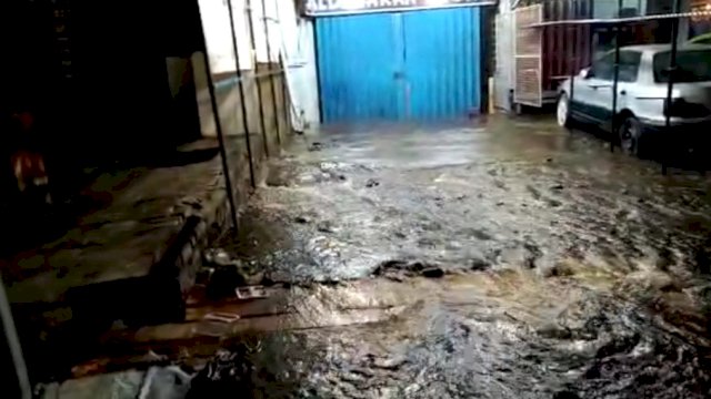 Kondisi pascapipa induk utama PDAM meledak. Foto: dok