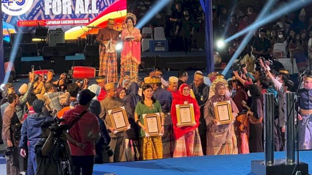 Meriahnya malam perayaan HUT Kota Makassar ke-415. Foto: dok Baaca.id