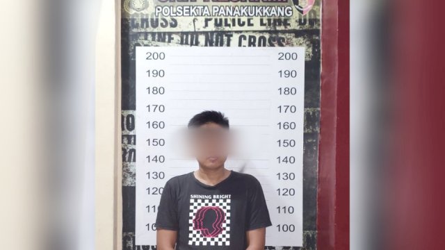 Pelaku oknum sekuriti pelaku pencurian saat diamankan polisi/Ist
