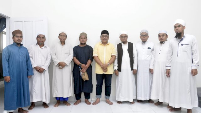 Sulsel Dilanda Cuaca Buruk , IAS Ajak Santri Ponpes An Nur Masamba Doakan Keselamatan untuk Semua