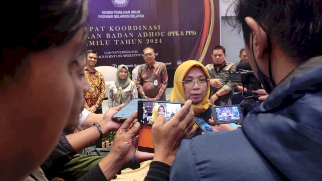Koordinator Divisi Sumber Daya Manusia dan Litbang KPU Sulsel Fatmawati. Foto: Portalmedia.id/Al Fath