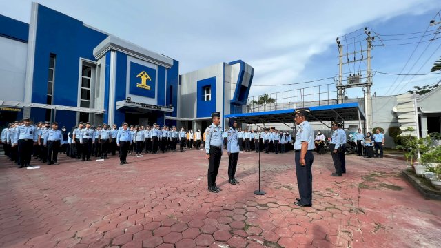 Kepala Kantor Wilayah (Kakanwil) Kementerian Hukum dan HAM Sulawesi Selatan, Liberti Sitinjak saat memberi pengarahan kepada ASN/IST