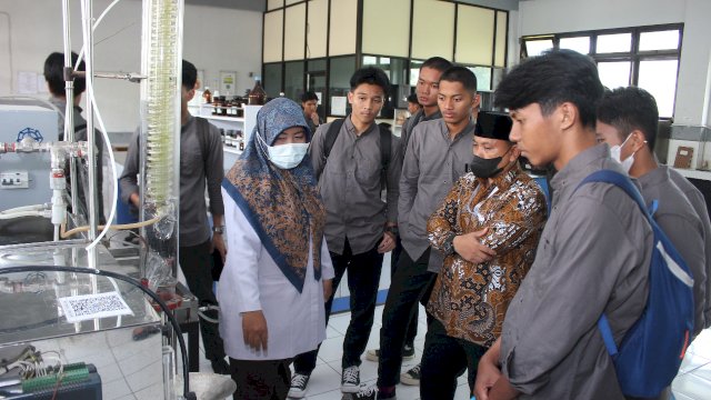 Kunjungan Santri DBIS di kampus Politeknik ATI Makassar, Selasa (22/11/2022). Foto: dok