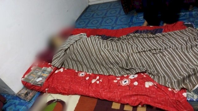 Jasad ADL saat disemayamkan di rumah duka/Ist