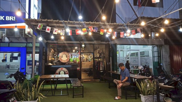 Cafe Onkel John's Tawarkan Paket Nobar Piala Dunia dengan Harga Murah