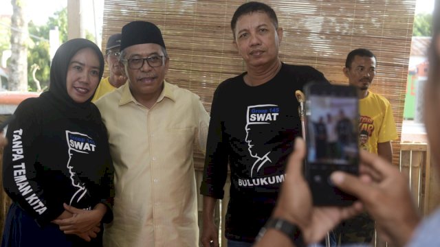  IAS bersama tokoh masyarakat Ponre dan sejumlah penyandang disabilitas di Kelurahan Matteppe, Ponre Bulukumba, Sabtu, 26 November 2022/ist