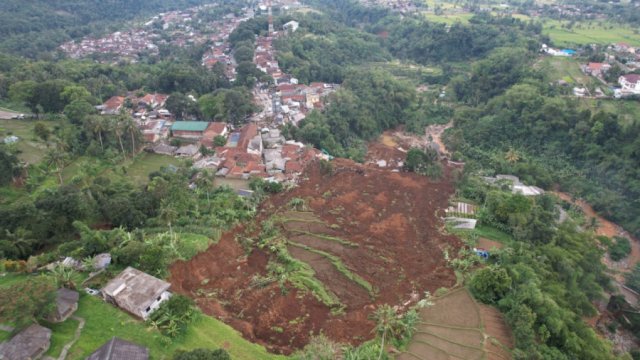 Hari Ke-6 Pasca Gempa Cianjur; 318 Meninggal,14 Hilang dan 73.693  Pengungsi   