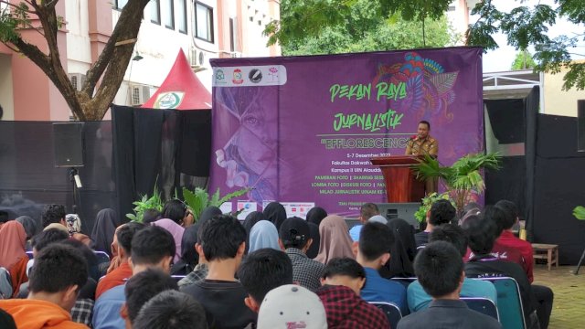 Kadis Kominfo Makassar, membuka resmi Pekan Raya Jurnalistik di Kampus UIN Alauddin Makassar. Foto: Portalmedia.id/Al Fath