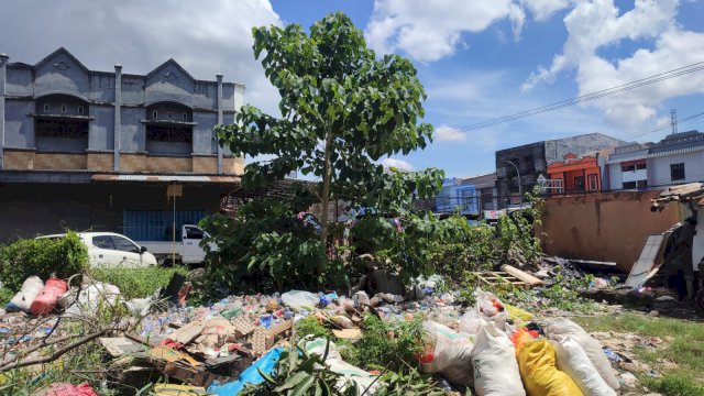 Joroknya Pasar dan Pinggir Jalan di Gowa, Wakil Ketua DPRD Sampai Harus Protes ke Pemerintah