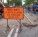 Jalan Rusak Akibat Bekas Galian IPAL Dikeluhkan Warga, Dinas PU Lempar ke Pihak Ketiga