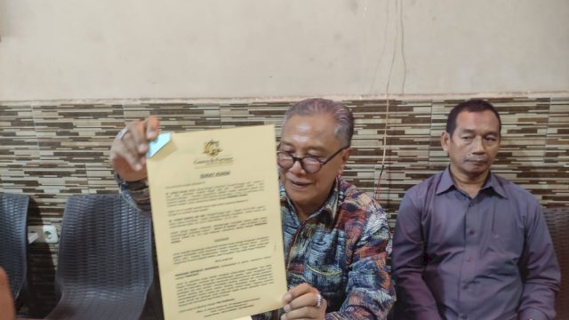 Kuasa Hukum Abdul Hayat Gani, Yusuf Gunco saat menyampaikan kekeliruan pencopotan kleinnya sebagai Sekprov Sulsel (Portal Media/Al Fath)