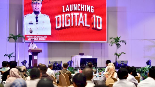Gubernur Sulsel, Andi Sudirman Sulaiman saat meluncurkan aplikasi IKD atau Digital ID/IST