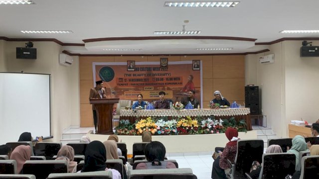 Diskusi internasional Dance, Music and Fashion, yang bertempat di Falkutas Dakwah dan Komunikasi, Rabu (14/12/2022). Foto: dok